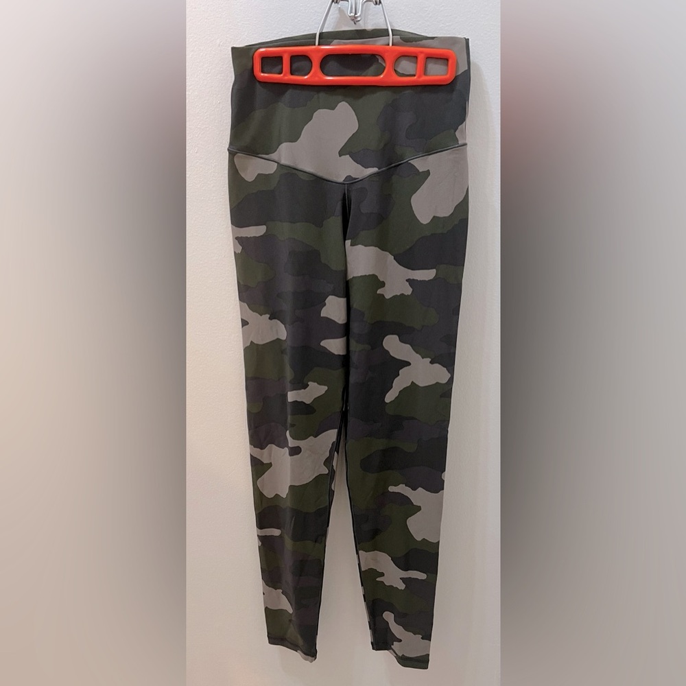 Offline by Aerie Camo Leggings 7/8 Real Me High Rise